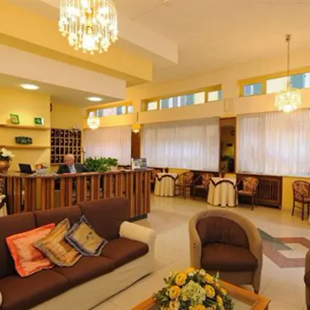 Primavera מלון 3*