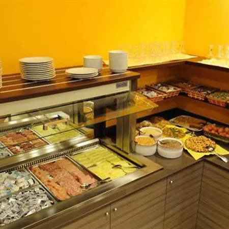 מלון Primavera סטרסה