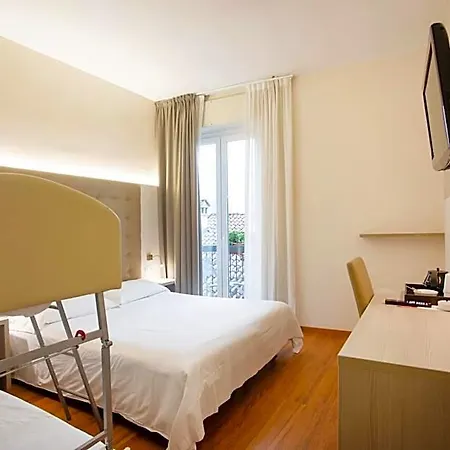 Primavera Hotel 3*